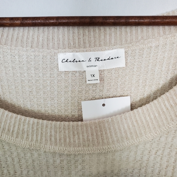 Chelsea & Theodore Oatmeal Waffle Print size 1X - Picture 5 of 6